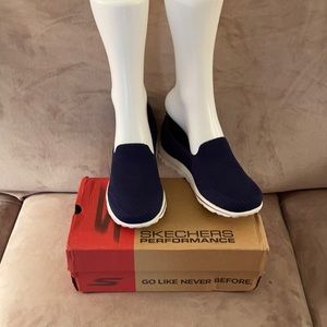 NIB Sketchers Goga mat sneakers